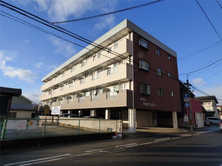 メゾン・セルバンデスの外観