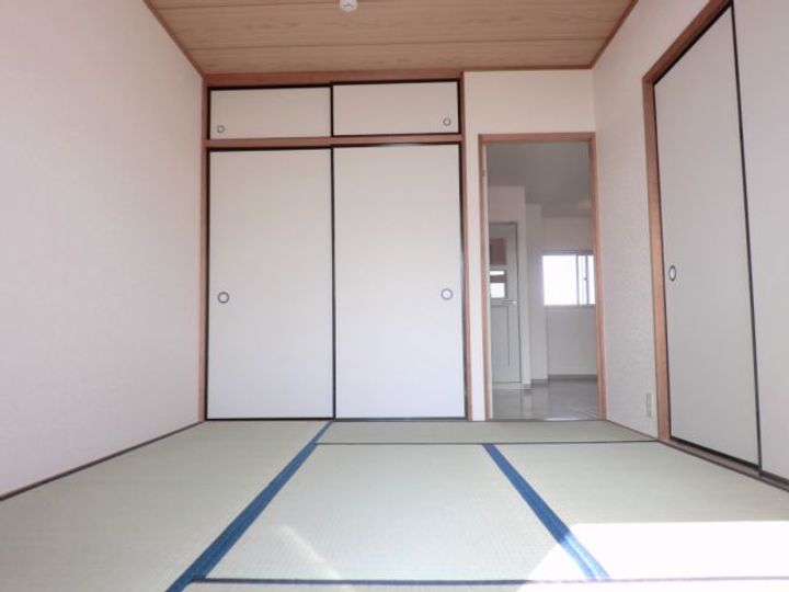 レジデンスTAKENAKAの居間