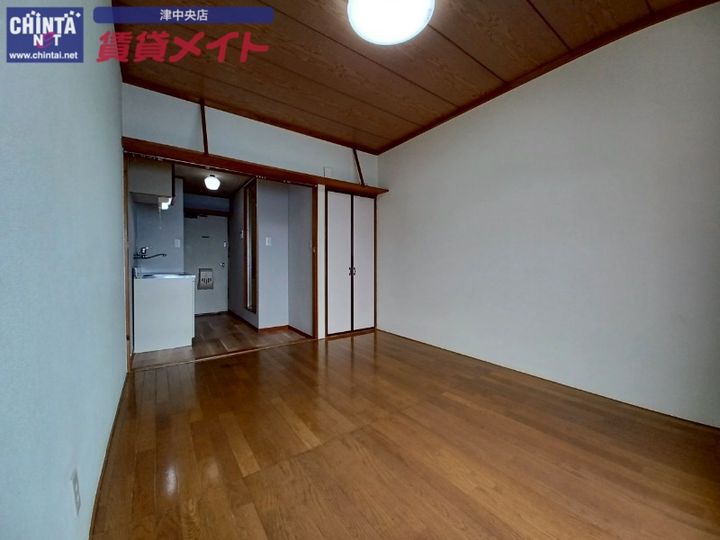 コリーヌ栗真の居間