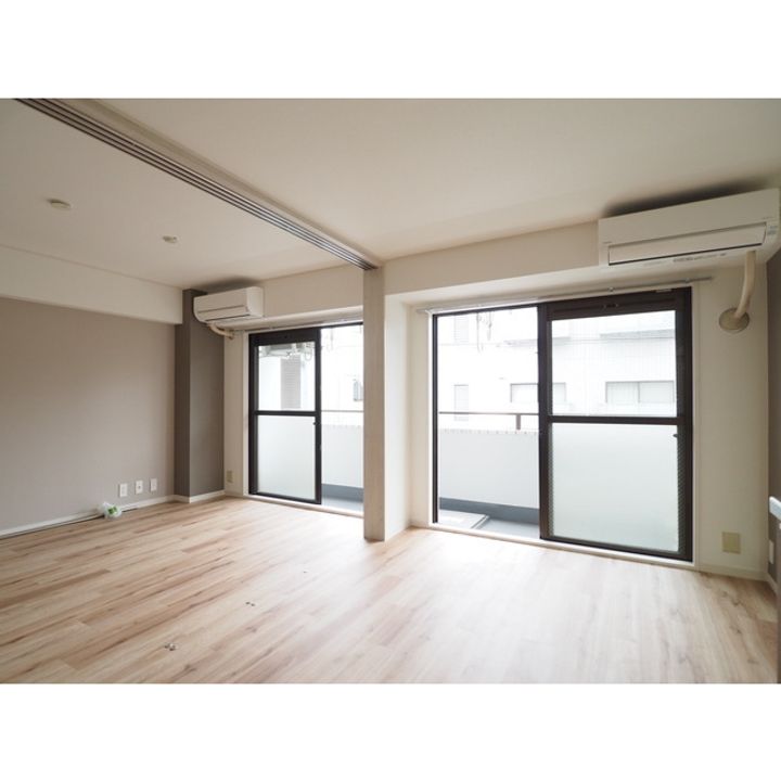 木村ビルの居間