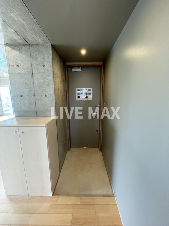 東京都港区港南4(マンション)の賃貸物件の玄関