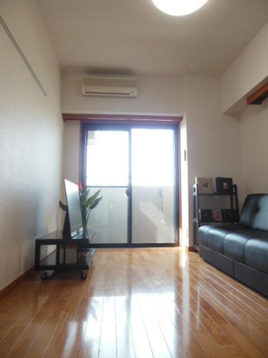 グランド・ガーラ幡ヶ谷Eastの居間