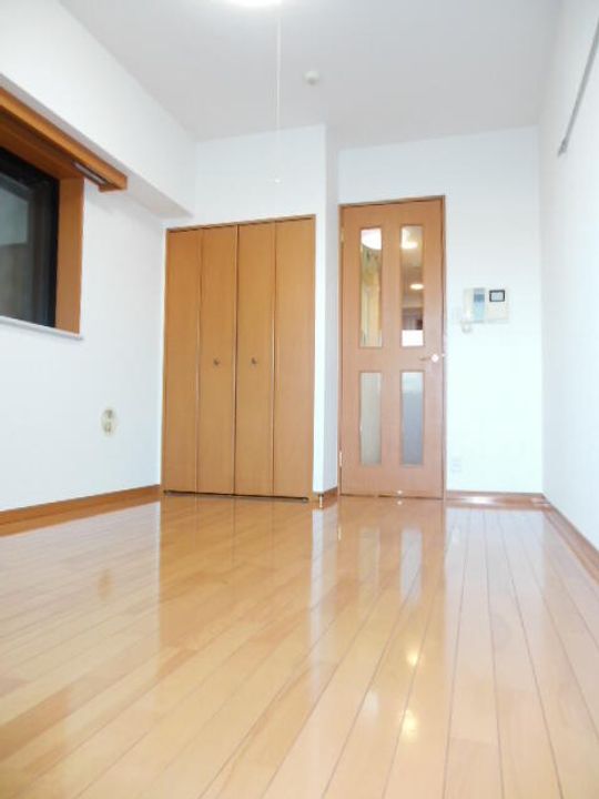 グランド・ガーラ幡ヶ谷Eastの居間