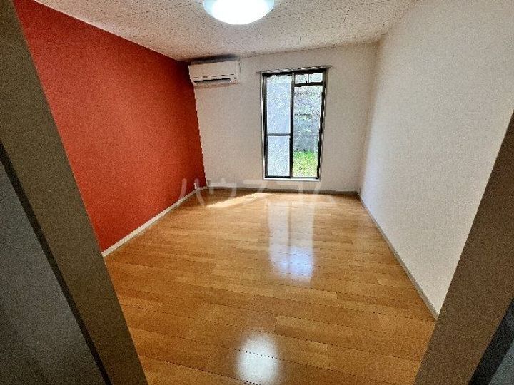 メゾン嵯峨の居間