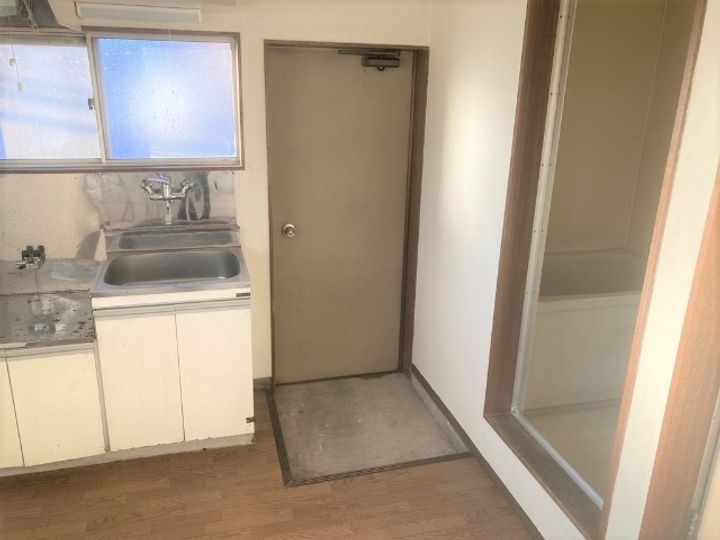 第二泰山荘の玄関