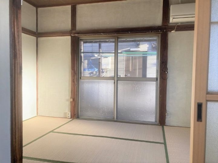 第二泰山荘の居間