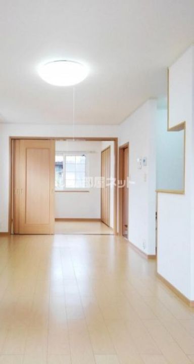 スカット・ワン Bの居間