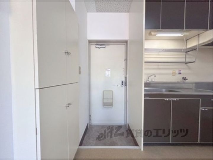 ビクトワール桜井の玄関