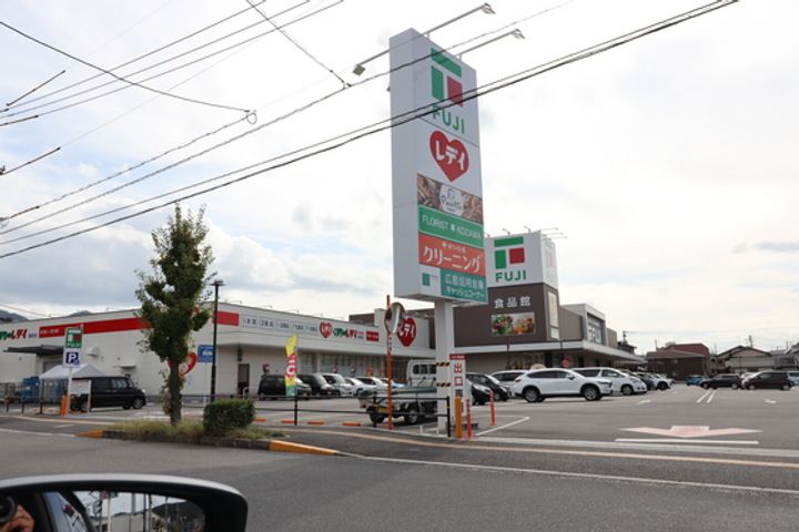 L’hiverの周辺