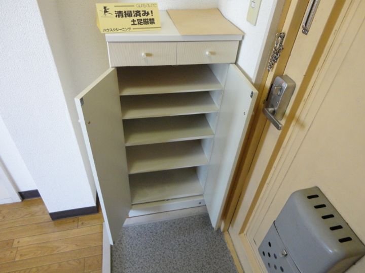 メゾン・ド・フェニックスIIの玄関