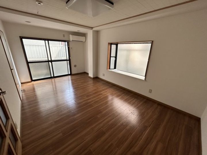 フラットA市川第一の居間