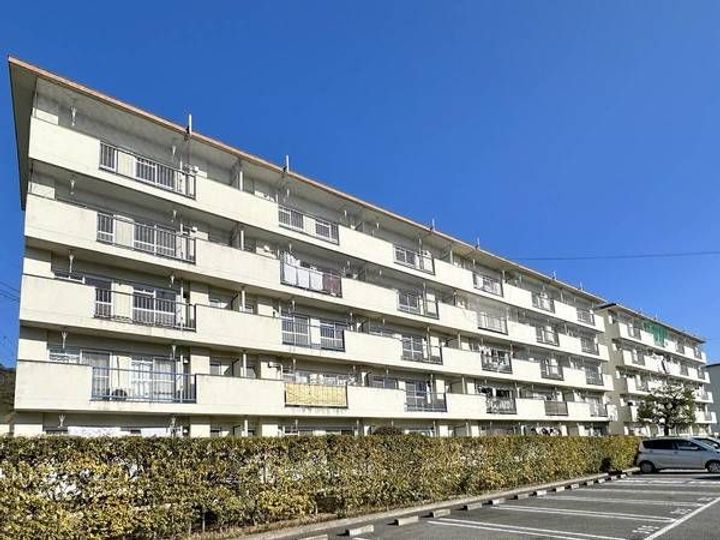 ビレッジハウス鳴滝1号棟の外観