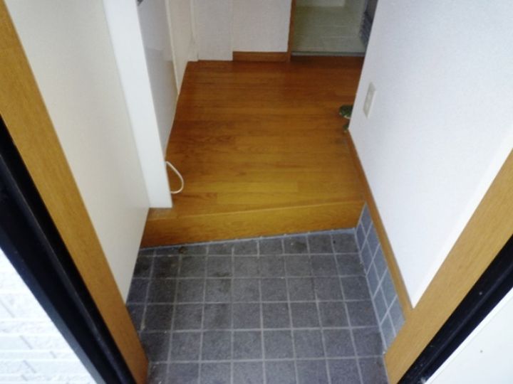 神奈川県平塚市真田4(アパート)の賃貸物件の玄関