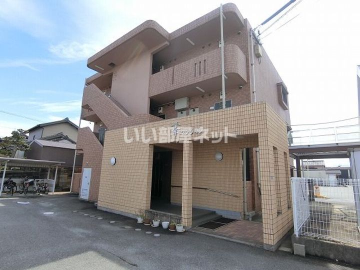 幸マンションの外観