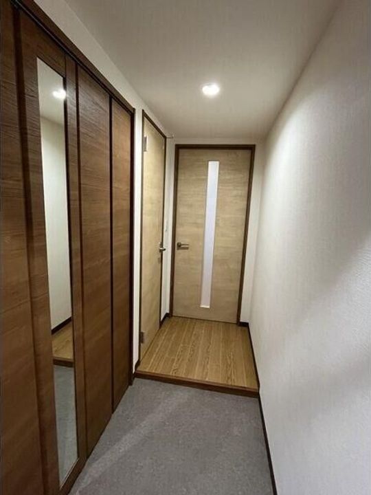 エアフォルク学園前の玄関