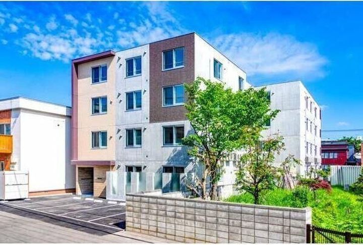 エアフォルク学園前の外観