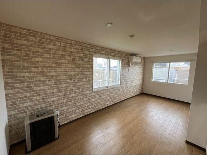 エアフォルク学園前の居間