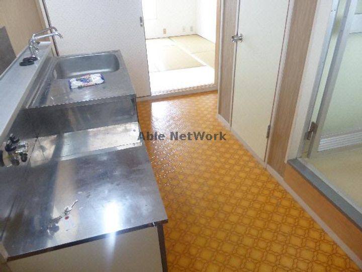 宮崎県都城市花繰町(アパート)の賃貸物件の居間