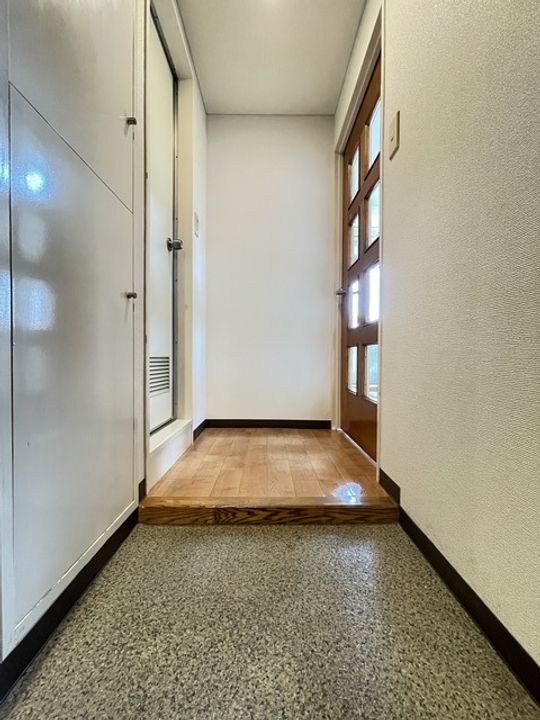 アセントマウンテン容湖の玄関