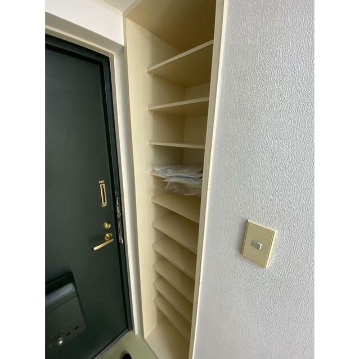 神奈川県横浜市磯子区洋光台6(マンション)の賃貸物件の玄関