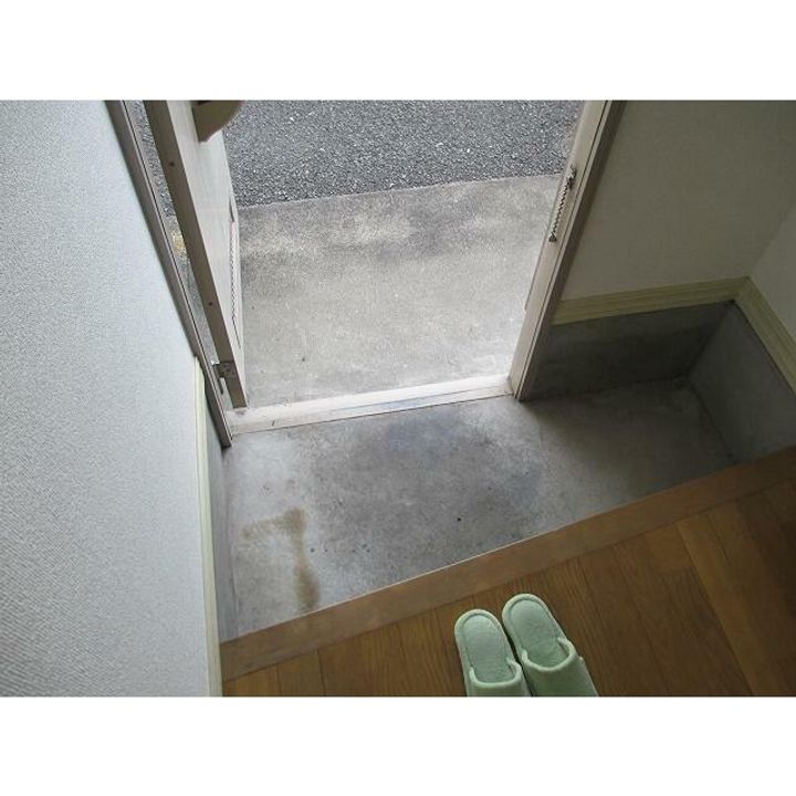 神奈川県中郡二宮町中里2(一戸建)の賃貸物件の玄関