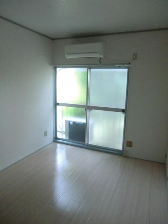 ハイツ児林の居間