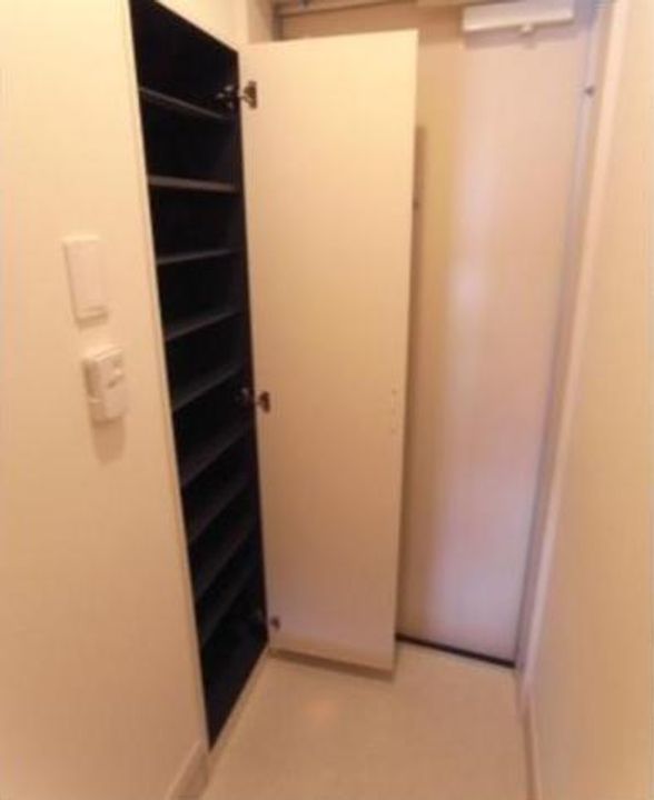 リブリ・プロスペールの玄関