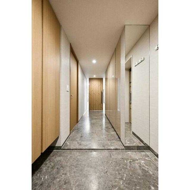 東京都港区元麻布3(マンション)の賃貸物件の玄関