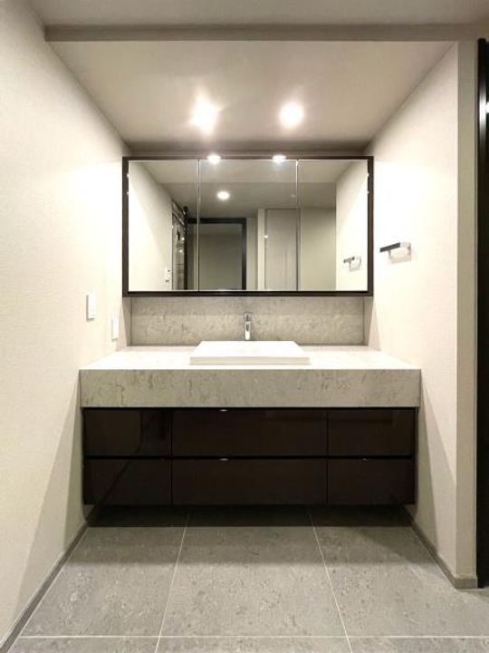 東京都港区元麻布3(マンション)の賃貸物件の内装