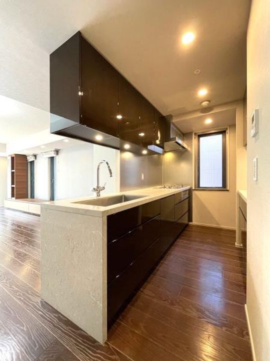 東京都港区元麻布3(マンション)の賃貸物件のキッチン