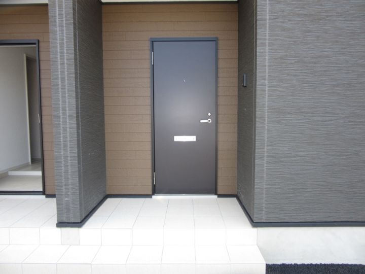 長野県東御市加沢(一戸建)の賃貸物件の玄関