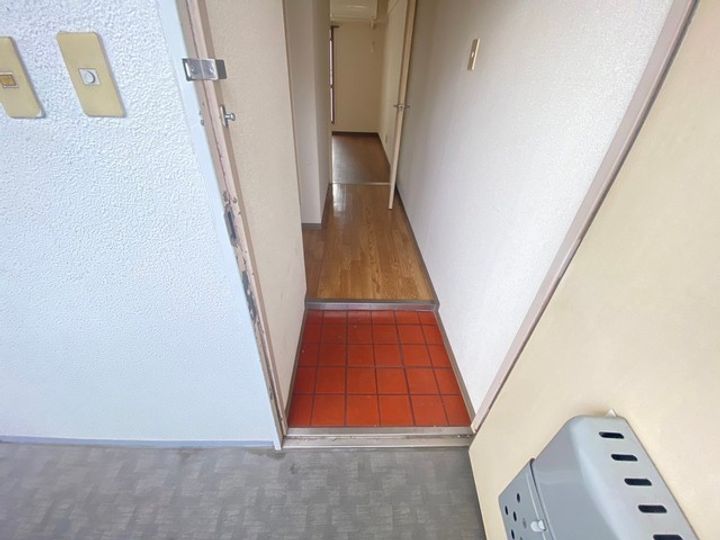 NEPHEL榎町の玄関