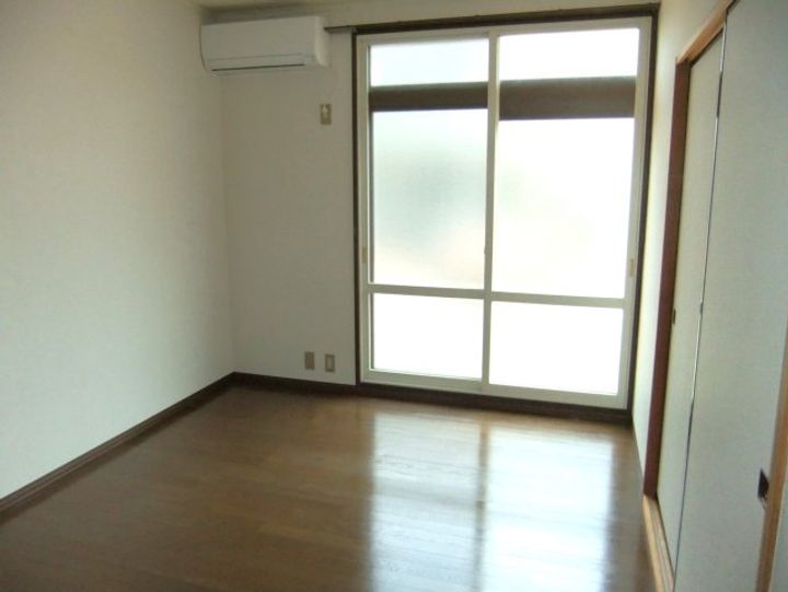 シティハイムサンポートI IIの居間