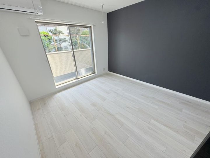 ジーメゾン富雄エヴァースの居間