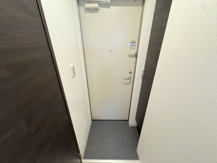 ジーメゾン富雄エヴァースの玄関