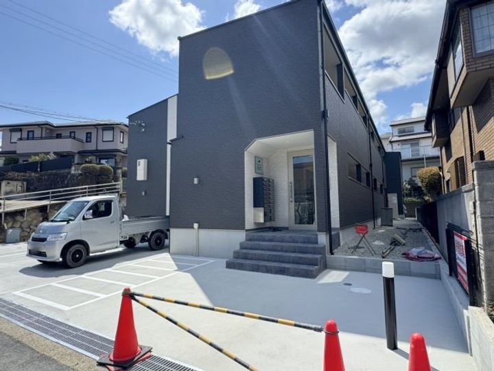 ジーメゾン富雄エヴァースの外観