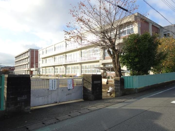 エール・ヌーボーの周辺