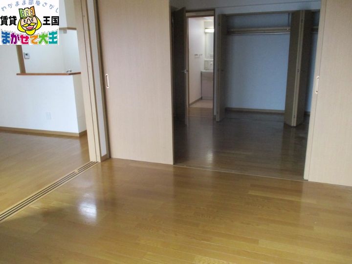 スカイコート出島の内装
