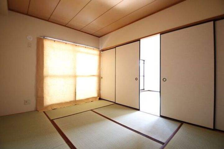 グランデュア小塚の内装