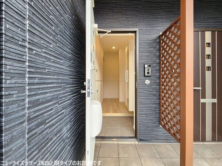 大阪府交野市幾野3(アパート)の賃貸物件の玄関