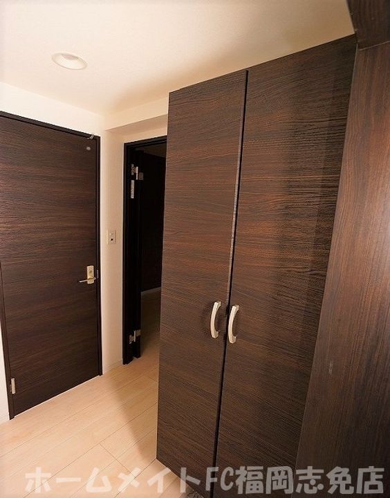 福岡県糟屋郡志免町南里4(マンション)の賃貸物件の玄関