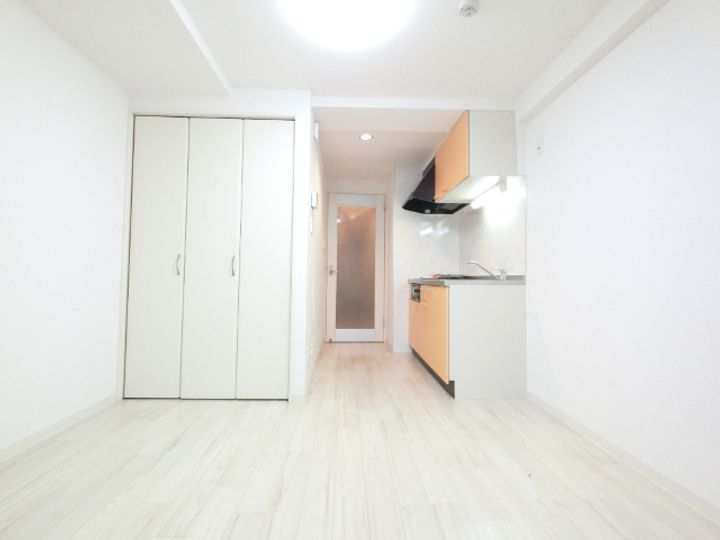 Gramercy Juso-higashi 3rdの居間