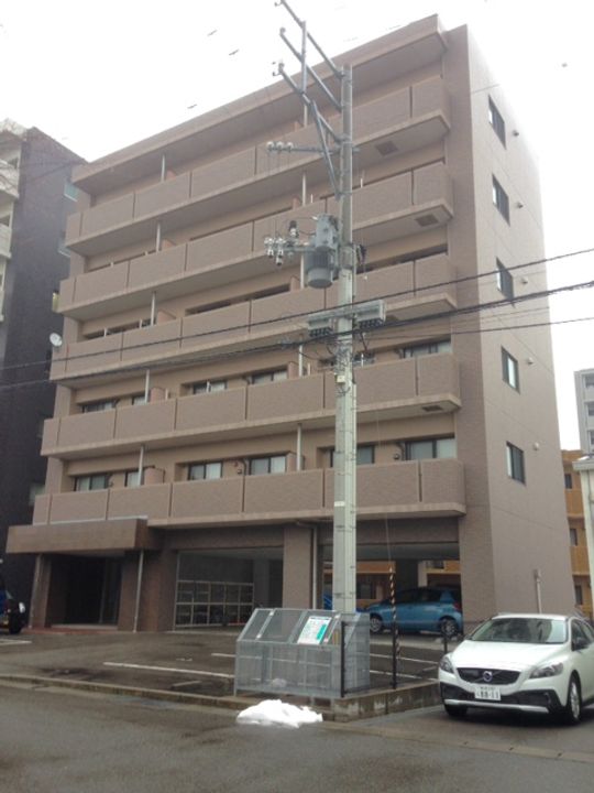 新潟県新潟市中央区美咲町1(マンション)の賃貸物件の外観