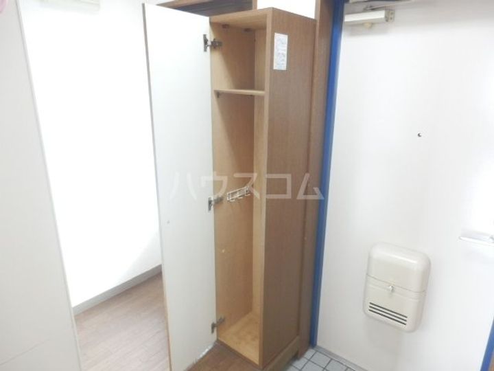 メゾン荒井の玄関