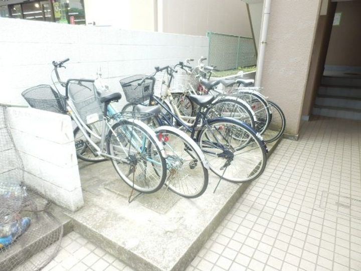 メゾン荒井の地図