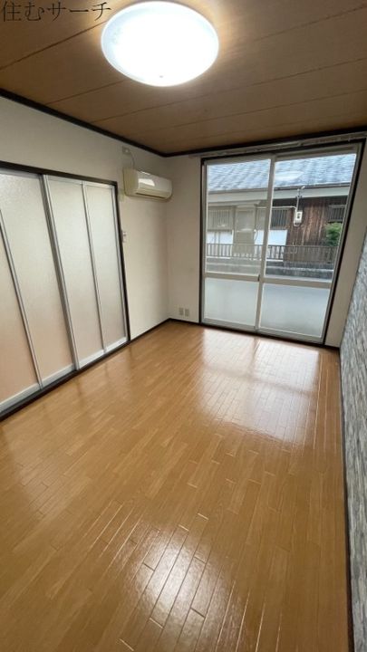 T-メゾン高花の居間