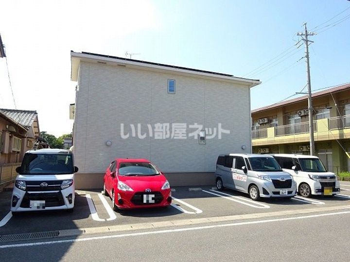 ベルハウス一身田の地図