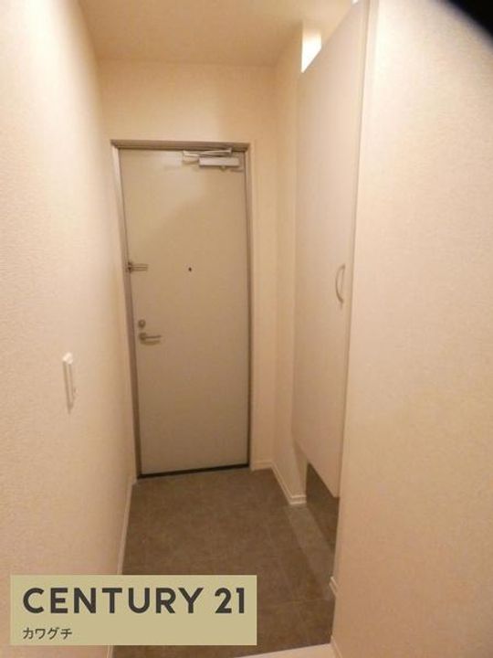 ヒルズライフB棟の玄関