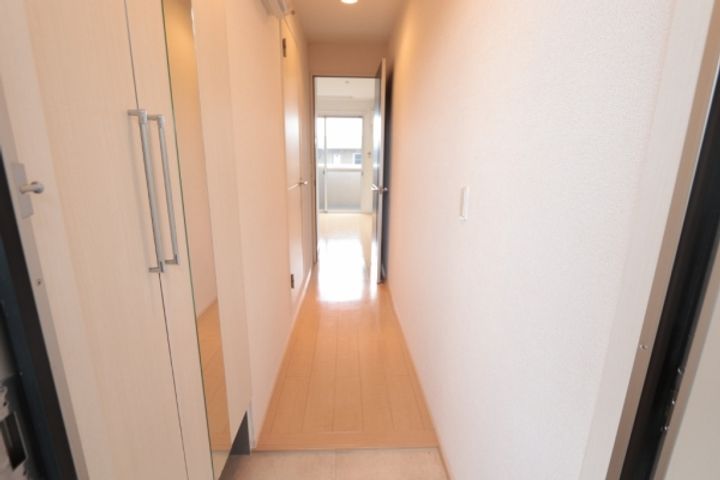 プロムナード IIの玄関