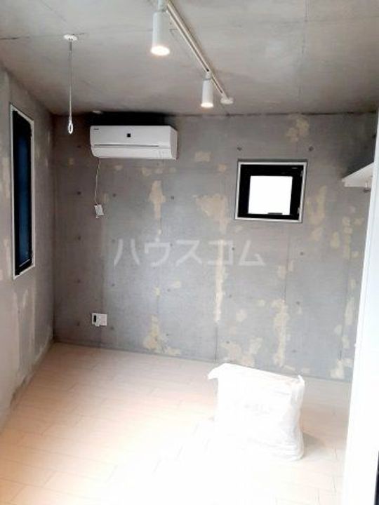 プラティーク代沢の居間